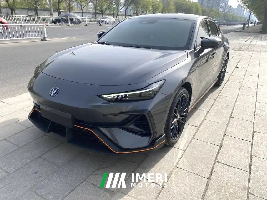 Changan UNI-V Third Generation 2.0T Dynamic Engine Edition - автомобиль из Китая