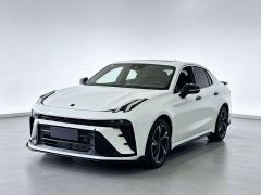 Lynk & Co 03 Champion 1.5T Dual Clutch 2WD Pro 5-seater - ფოტო 1