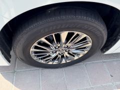 Toyota Alphard Dual-Engine 2.5L Prestige Edition - photo 2