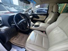 Toyota Alphard Dual-Engine 2.5L Prestige Edition - photo 2