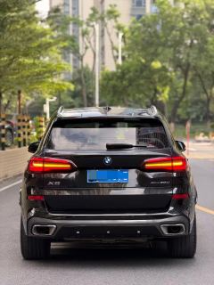 BMW X5 xDrive30Li Deluxe VersionM - фото 4