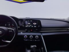 Hyundai Elantra 1.5L CVT Elite Edition - фото 17