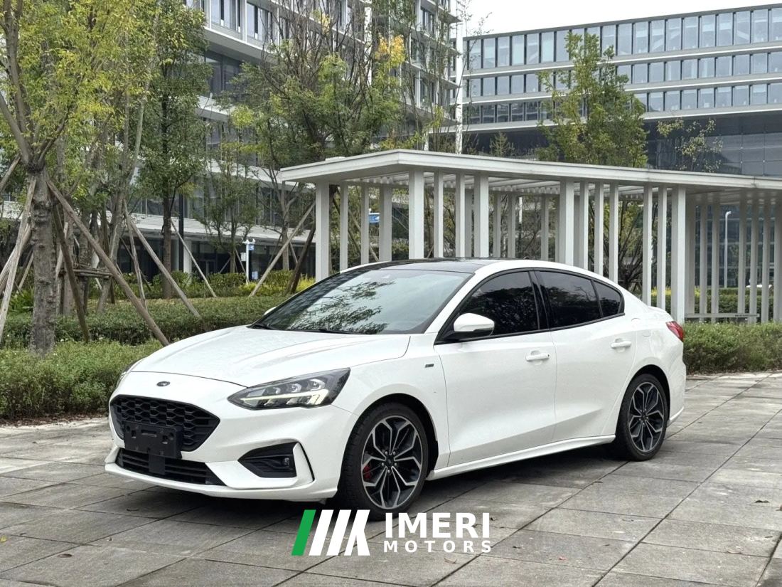 Ford Focus EcoBoost 180 ST Line - ავტომობილი ჩინეთიდან