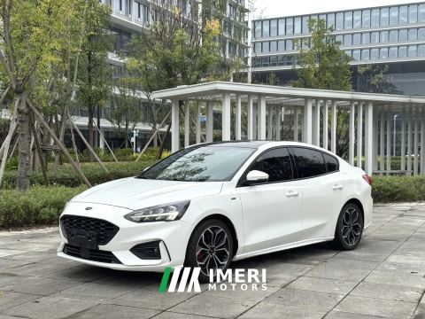 2021 Ford Focus EcoBoost 180 ST Line - car from China