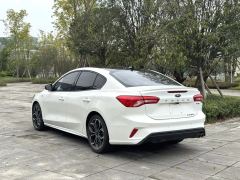 Ford Focus EcoBoost 180 ST Line - ფოტო 12