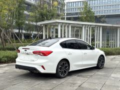 Ford Focus EcoBoost 180 ST Line - ფოტო 13