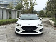 Ford Focus EcoBoost 180 ST Line - ფოტო 2
