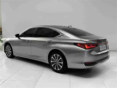 Lexus ES 200 Premium Edition - ფოტო 18