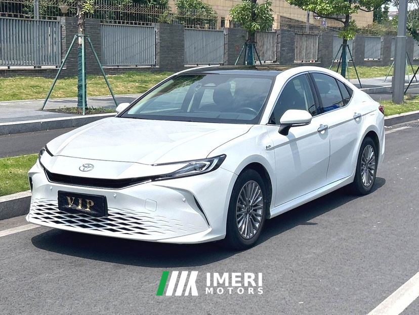 Toyota Camry Dual-Engine 2.0HE Elite Edition