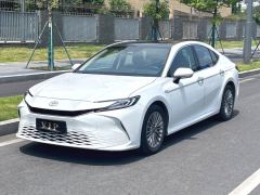 Toyota Camry Dual-Engine 2.0HE Elite Edition - photo 1