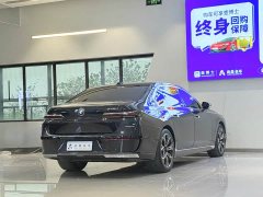 BMW 7 Series 2023 735Li Luxury Line - ფოტო 16