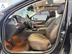BMW 7 Series 2023 735Li Luxury Line - ფოტო 6