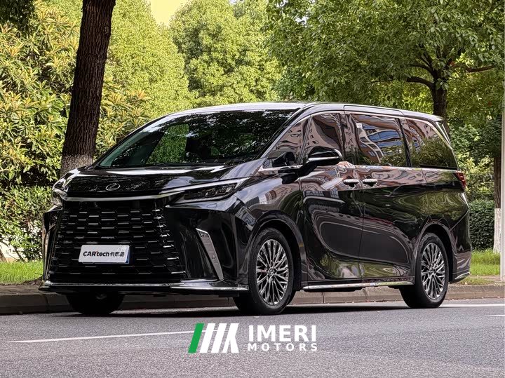 Lexus LM 2023 500h six-seater premium version