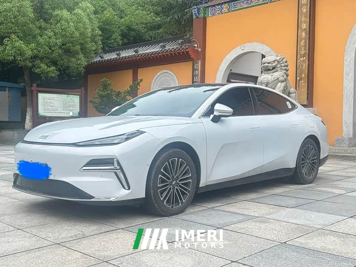 Geely Galaxy Star 8 130km EM-i Premium Edition