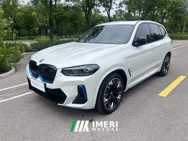 BMW iX3 innovative