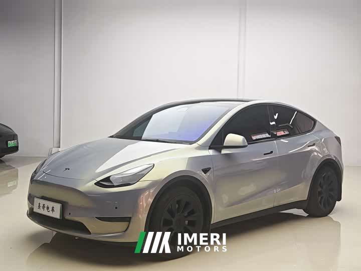 Tesla Model Y long-range all-wheel drive version