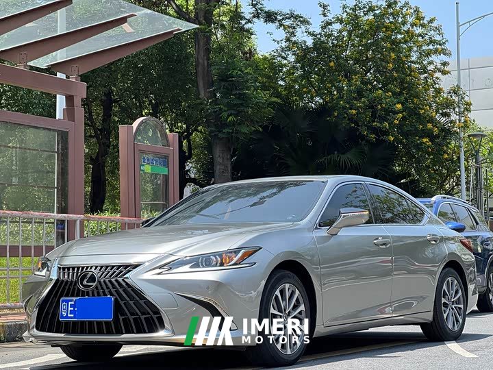 Lexus ES 2022 200 Deluxe Edition - ავტომობილი ჩინეთიდან