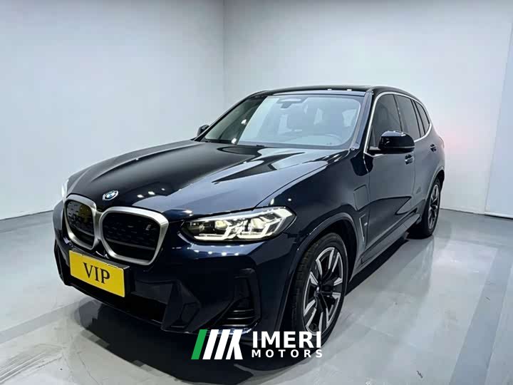 BMW iX3 leading