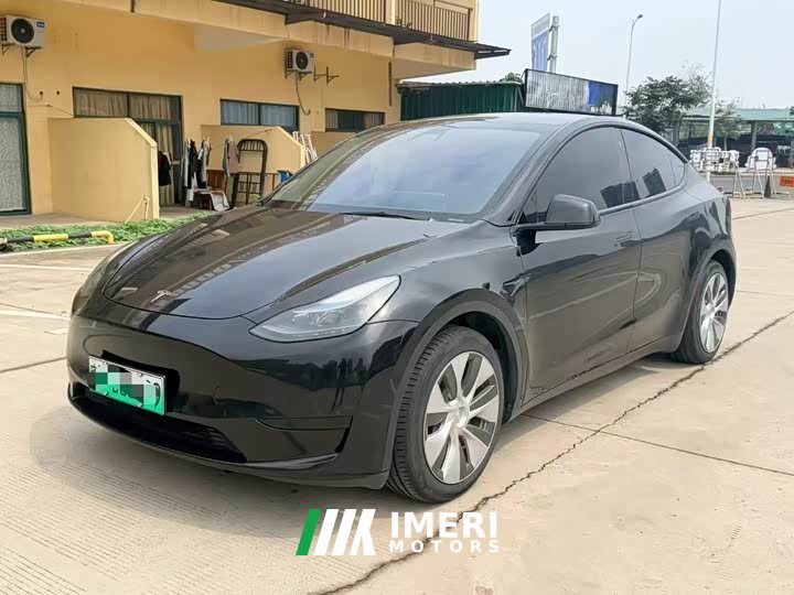 Tesla Model Y standard range rear-wheel drive version