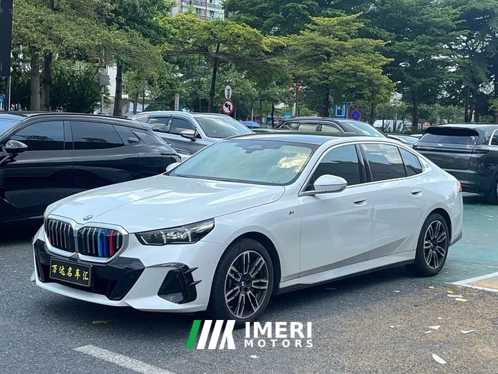 BMW 5 Series 530Li Leading M Sports Package