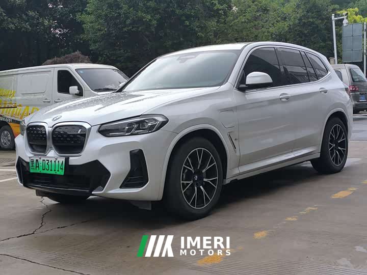 BMW iX3 leading