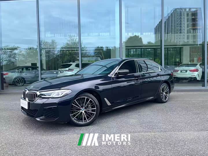 BMW 5 Series 530Li leading M sports package
