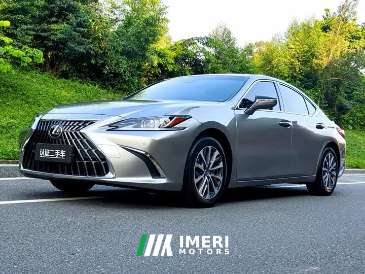 Lexus ES 2022 300h Excellence Edition