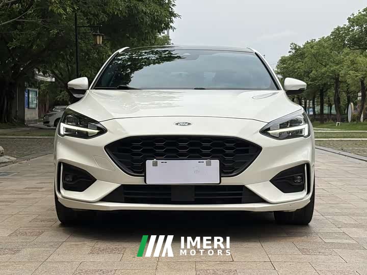 Lynk & Co Focus 2021 Hatchback EcoBoost 180 Automatic ST Line