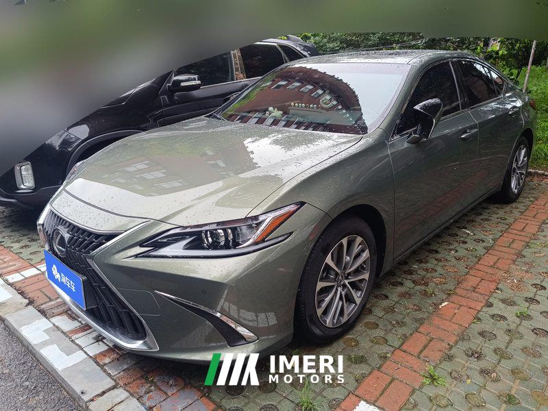 Lexus ES 300h Excellence Edition