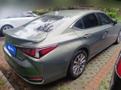 Lexus ES 300h Excellence Edition - ფოტო 2