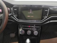 Volkswagen T-Roc Songhunting for the masses 280TSI DCT 2WD Comfortable and intelligent version - ფოტო 17