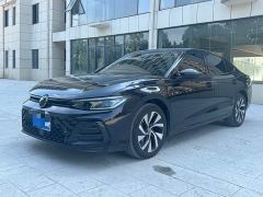 Volkswagen Passat Distinguished Edition 280TSI Business Edition - photo 1
