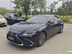 Lexus ES 260 Excellence Edition - photo 1