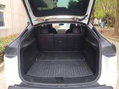 Tesla Model Y Rear-Wheel Drive - ფოტო 18