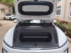 Tesla Model Y Rear-Wheel Drive - ფოტო 19