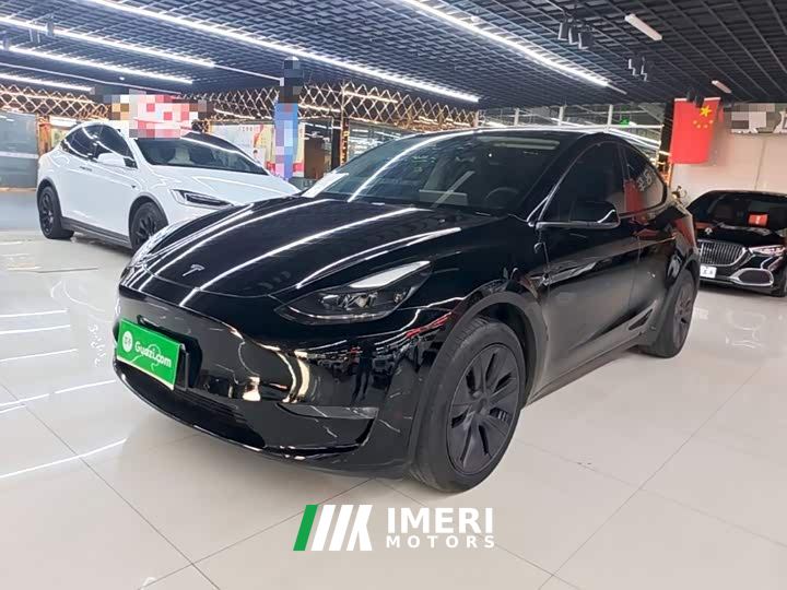 Tesla Model Y Long Range All-Wheel Drive