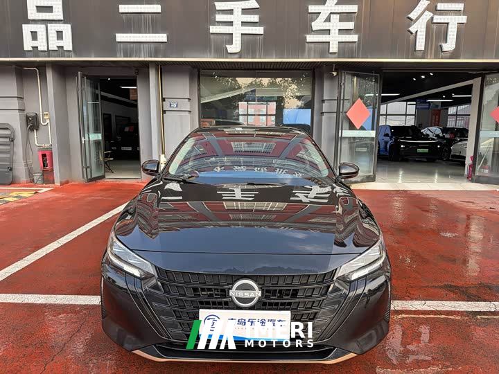 Nissan Sylphy 1.6L CVT Black Gold Edition