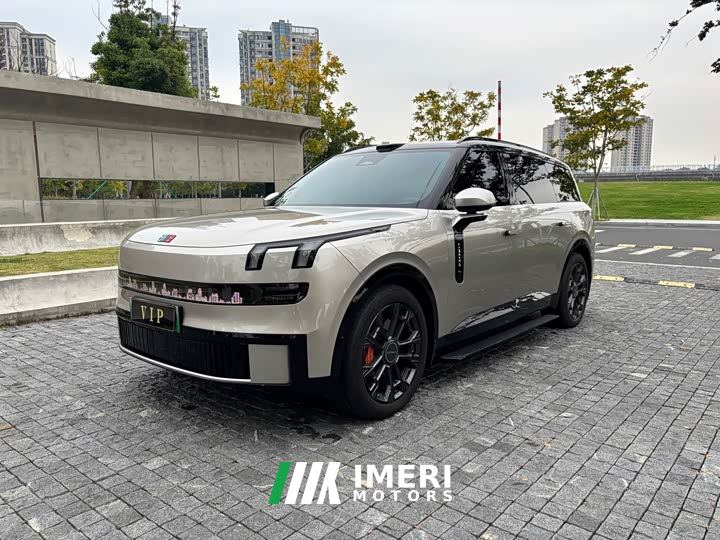 Lynk & Co 900 2.0T Ultra 6-Seater