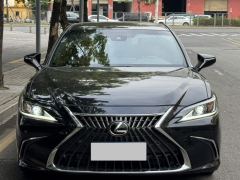 Lexus ES 300h Excellence Edition - ფოტო 2