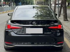 Lexus ES 300h Excellence Edition - ფოტო 8