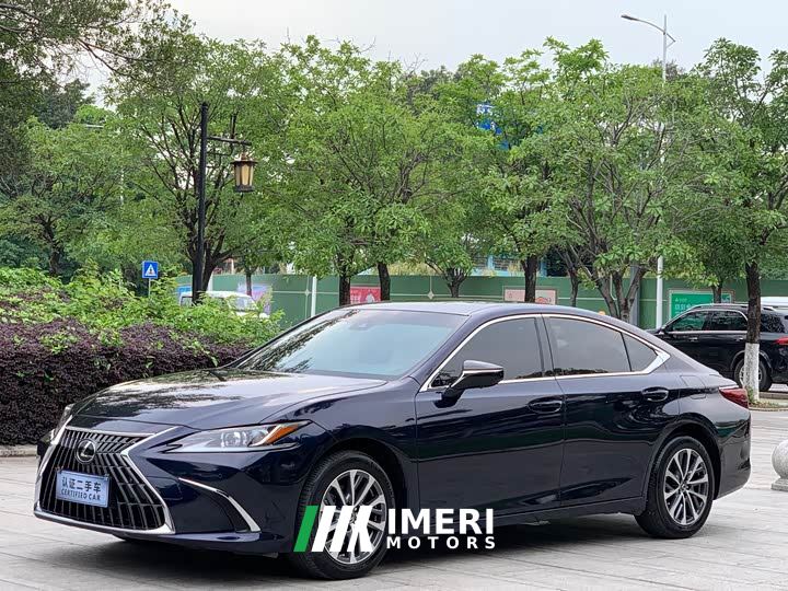 Lexus ES 200 Premium Edition - car from China