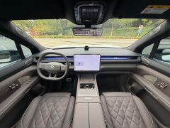 NIO ES8 Six-Seat Executive Signature Edition - ფოტო 10