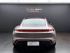 Porsche Taycan - photo 2