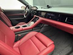 Porsche Taycan - photo 8