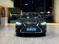 Lexus ES 300h Premium Edition - фото 2