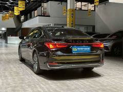 Lexus ES 300h Premium Edition - фото 4