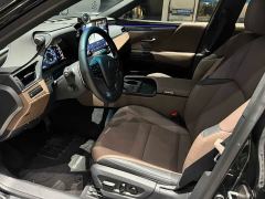 Lexus ES 300h Premium Edition - фото 6