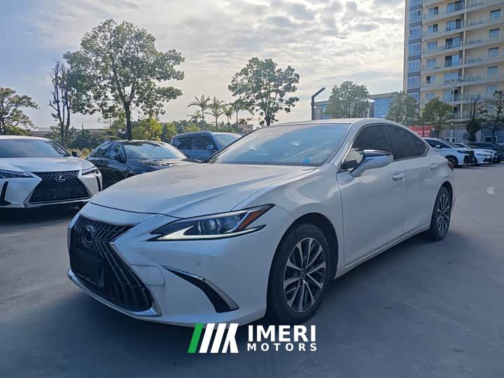 Lexus ES 200 Luxury
