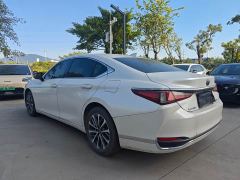 Lexus ES 200 Luxury - ფოტო 3