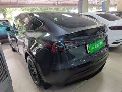 Tesla Model Y Rear-Wheel Drive - ფოტო 4